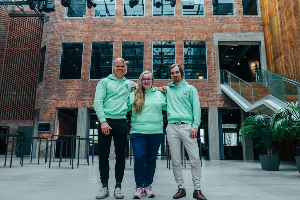 Commun nuoret yrittäjät haluavat edistää yhteisöllisyyttä konkreettisin keinoin rakentamalla Commun. Kuvassa perustajat Sami Ekmark, Karoliina Kauhanen ja Ronnie Nygren.